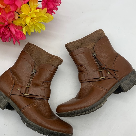 Clarks Shoes - Clarks Carmel Color Leather Ankle Boot Size 9 MCA4700